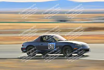 media/Dec-28-2024-Extreme Speed (Sat) [[dd5bc3b342]]/White Group/Session 3 (Turns 11 and 12)/